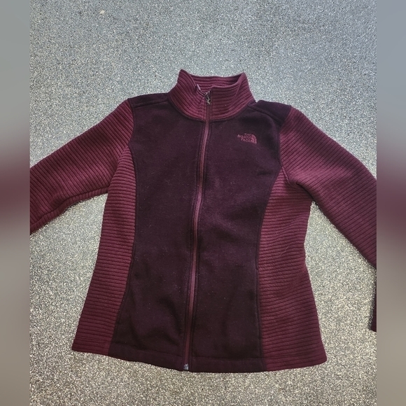WOMEN'S  NORTHFACE SWEATER JACKET SIZE LG - Picture 3 of 7